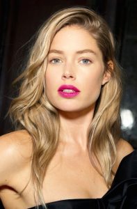 bionda-rossetto-fucsia